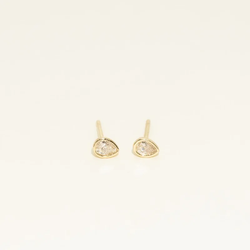 Pear Shape Diamond Bezel Stud Earrings in 10kt Yellow Gold (1/5ct tw)